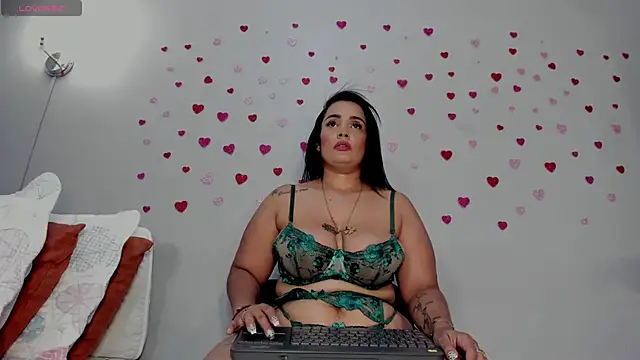 Snapshot of Britanny_W chatting on 05-14-26, 07:53 Britanny W online show from 05-14-26, 07:53