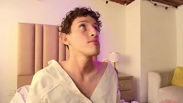 LucaNova nom online show from 02-10-26, 01:37