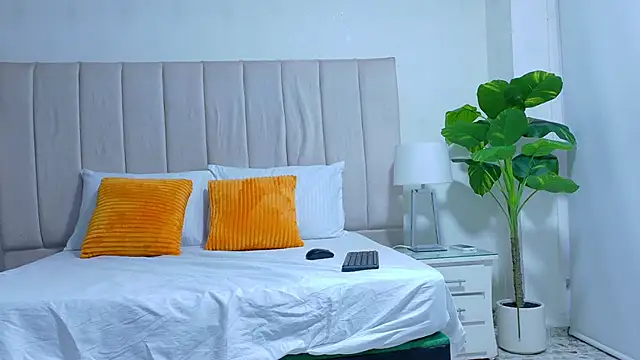 Snapshot of Brisa_Silva chatting on 02-21-26, 11:22 Brisa Silva online show from 02-21-26, 11:22