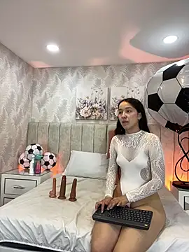 Snapshot of Brisa_Silva chatting on 06-19-26, 11:58 Brisa Silva online show from 06-19-26, 11:58
