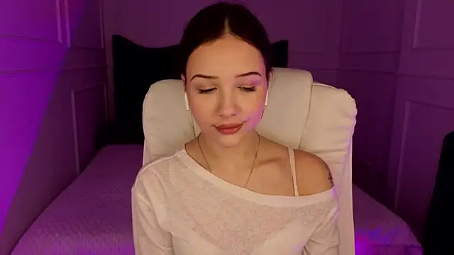 baby brunettee  online show from 03-28-26, 01:22