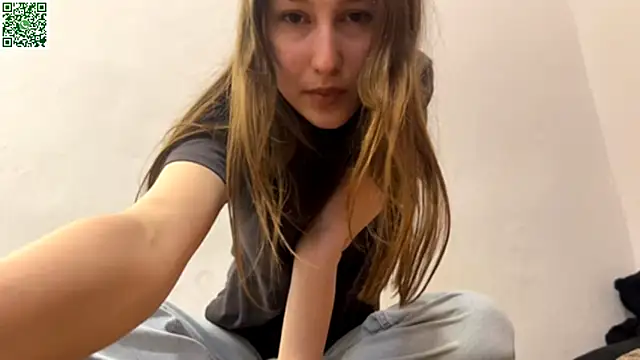 Snapshot of VickieKush chatting on 04-04-26, 04:22 VickieKush online show from 04-04-26, 04:22