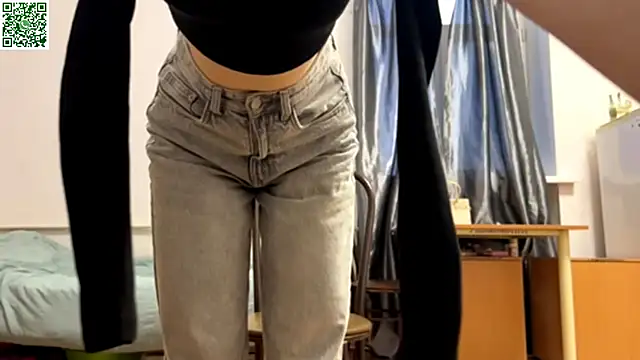 Snapshot of VickieKush chatting on 04-10-26, 04:12 VickieKush online show from 04-10-26, 04:12