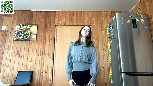 Snapshot of VickieKush chatting on 04-21-26, 08:42 VickieKush online show from 04-21-26, 08:42