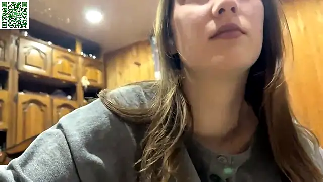 Snapshot of VickieKush chatting on 04-22-26, 04:04 VickieKush online show from 04-22-26, 04:04