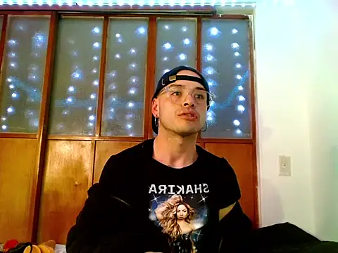 DanniHotBoy02 online show from 02-11-26, 03:11