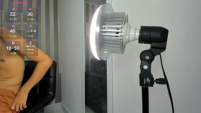 Snapshot of Max_and_anny chatting on 03-06-26, 12:34 Max and anny online show from 03-06-26, 12:34