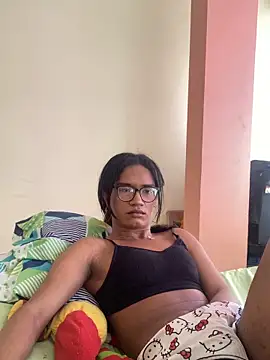 Snapshot of horny_brii chatting on 04-18-26, 07:07 horny brii online show from 04-18-26, 07:07