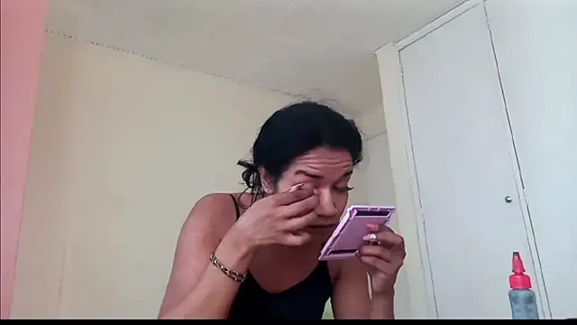 Snapshot of horny_brii chatting on 06-06-26, 07:29 horny brii online show from 06-06-26, 07:29