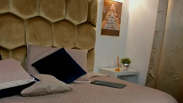 Snapshot of Mia_Reyesjs chatting on 02-14-26, 09:55 Mia Reyesjs online show from 02-14-26, 09:55