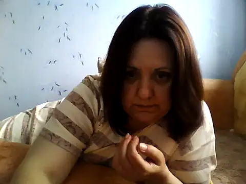 Snapshot of LockyCharm111 chatting on 06-07-26, 05:00 LockyCharm111 online show from 06-07-26, 05:00