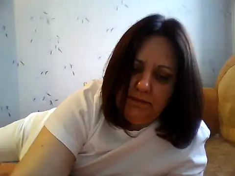 Snapshot of LockyCharm111 chatting on 06-11-26, 05:33 LockyCharm111 online show from 06-11-26, 05:33