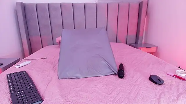 Snapshot of freyhasmith_ chatting on 03-17-26, 02:49 freyhasmith online show from 03-17-26, 02:49