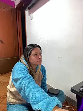 Snapshot of alana__070 chatting on 02-17-26, 01:02 alana 070 online show from 02-17-26, 01:02