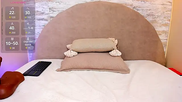 Snapshot of Ashley_Beaomunt chatting on 02-25-26, 12:48 Ashley Beaomunt online show from 02-25-26, 12:48