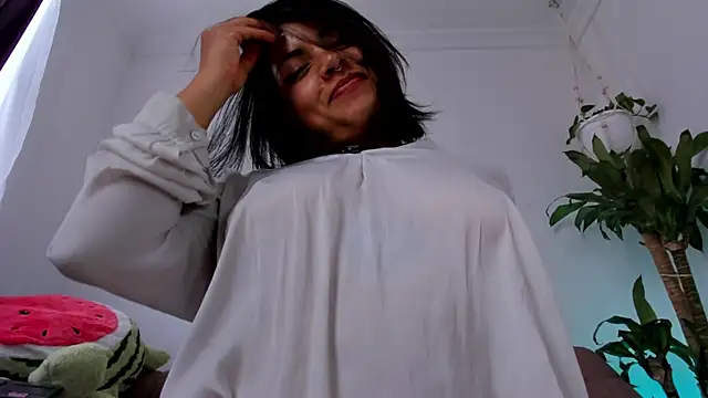 sara-jules online show from 05-07-26, 03:28
