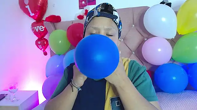 Snapshot of nat_evans8 chatting on 03-28-26, 02:11 nat evans8 online show from 03-28-26, 02:11