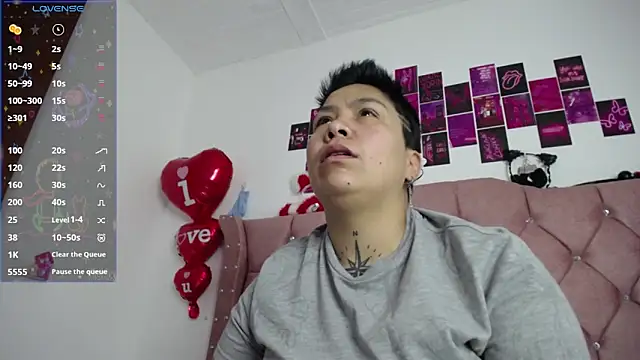 Snapshot of nat_evans8 chatting on 06-18-26, 01:17 nat evans8 online show from 06-18-26, 01:17