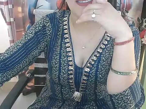 Snapshot of _chitranshi chatting on 05-25-26, 06:08 chitranshi online show from 05-25-26, 06:08