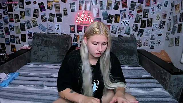 Snapshot of x_Ulya1cutex chatting on 06-29-26, 07:03 x Ulya1cutex online show from 06-29-26, 07:03