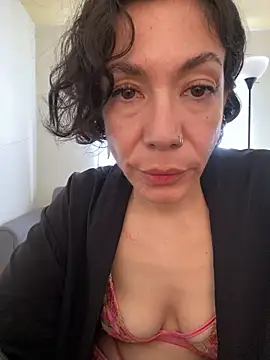 Snapshot of JeanneDuval8888 chatting on 04-02-26, 10:51 JeanneDuval8888 online show from 04-02-26, 10:51