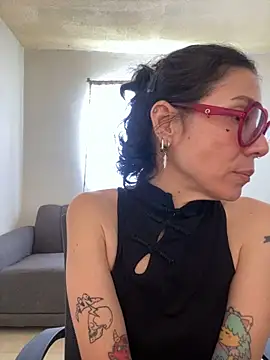 Snapshot of JeanneDuval8888 chatting on 04-07-26, 10:20 JeanneDuval8888 online show from 04-07-26, 10:20