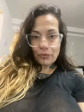 Snapshot of MissTamis chatting on 02-10-26, 08:18 MissTamis online show from 02-10-26, 08:18