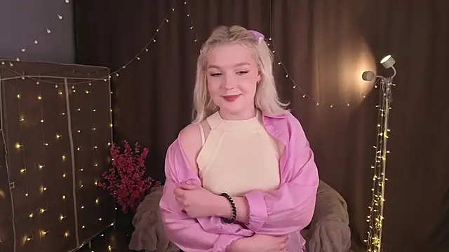 TobiteAnnie online show from 02-19-26, 04:58