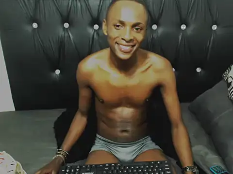 NtandoXx online show from 05-26-26, 07:10
