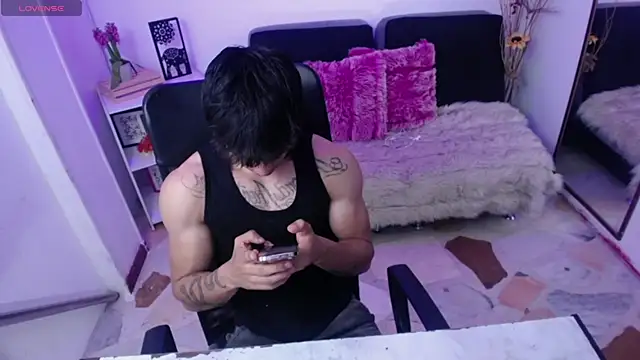 Snapshot of IanWest_ chatting on 04-14-26, 12:00 IanWest online show from 04-14-26, 12:00