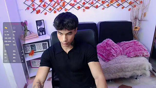 Snapshot of IanWest_ chatting on 04-22-26, 07:37 IanWest online show from 04-22-26, 07:37