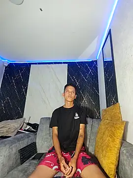 Sexy littleboy  online show from 02-12-26, 08:04