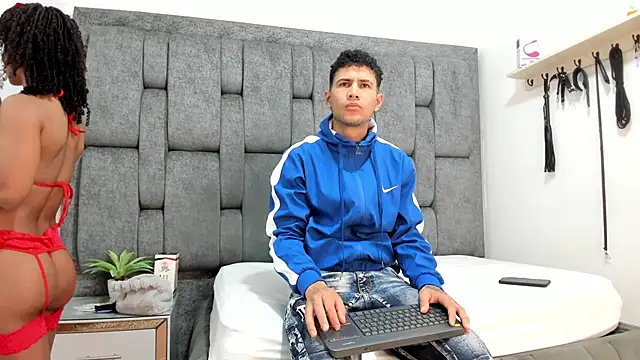 NaughtyVibes OS online show from 06-11-26, 02:22