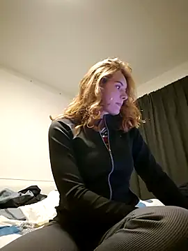 sweetsophie69 online show from 05-03-26, 07:53