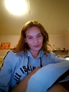 sweetsophie69 online show from 05-06-26, 07:52