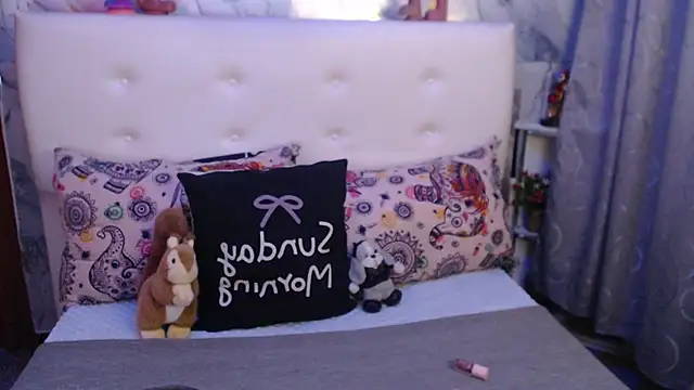 Nicolelewllss online show from 03-16-26, 10:08