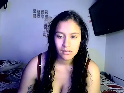 luna E online show from 04-24-26, 02:03