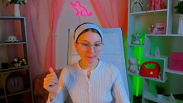 Snapshot of ElliFrankenweenie chatting on 03-12-26, 07:03 ElliFrankenweenie online show from 03-12-26, 07:03