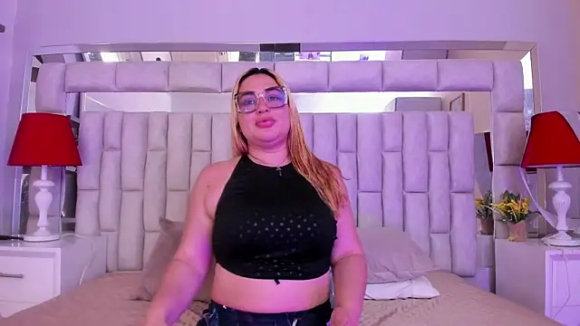 AngellHott  online show from 02-18-26, 05:09