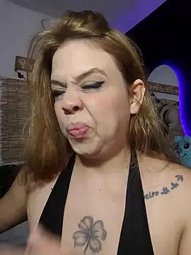 Snapshot of laila_d chatting on 04-17-26, 07:39 laila d online show from 04-17-26, 07:39