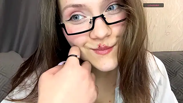 Snapshot of BunnyFleur chatting on 03-04-26, 05:08 BunnyFleur online show from 03-04-26, 05:08