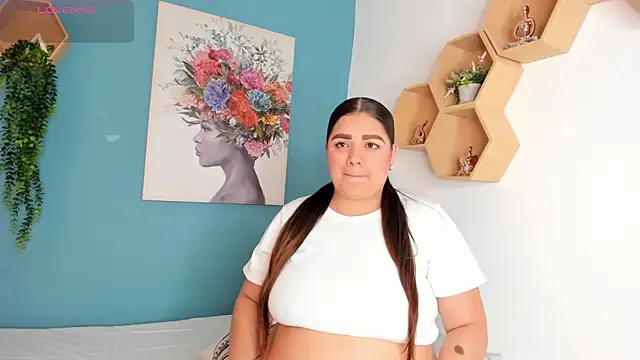 Snapshot of AgathaBloom_ chatting on 04-01-26, 01:01 AgathaBloom online show from 04-01-26, 01:01