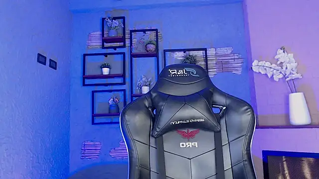 Snapshot of SinLickerr chatting on 03-24-26, 06:57 SinLickerr online show from 03-24-26, 06:57