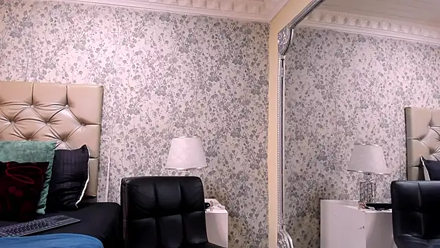 Snapshot of CloheBell chatting on 02-13-26, 12:01 CloheBell online show from 02-13-26, 12:01