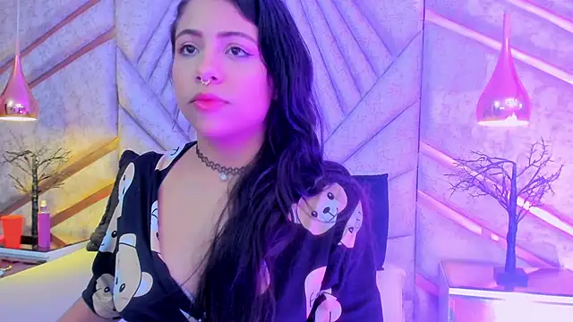 Snapshot of CloheBell chatting on 03-06-26, 10:06 CloheBell online show from 03-06-26, 10:06