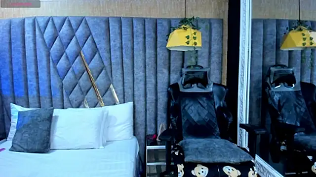 Snapshot of CloheBell chatting on 03-13-26, 07:42 CloheBell online show from 03-13-26, 07:42