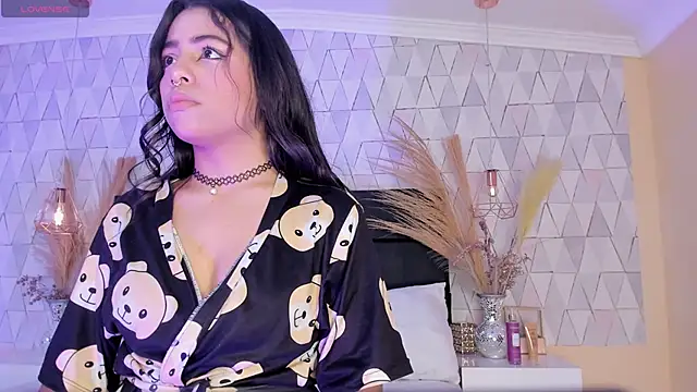 Snapshot of CloheBell chatting on 03-24-26, 07:41 CloheBell online show from 03-24-26, 07:41