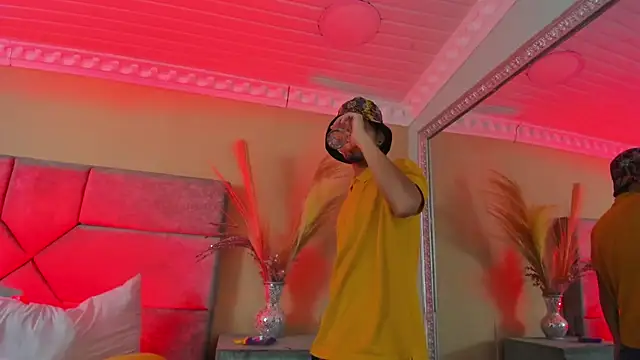NoaahTylor online show from 06-26-26, 04:06