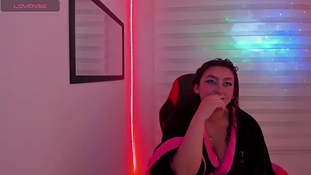 Emily Jonesh online show from 02-13-26, 01:29