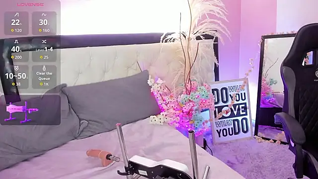 Snapshot of Siena_fox chatting on 03-07-26, 06:49 Siena fox online show from 03-07-26, 06:49